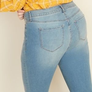 Old Navy Mid-Rise Super Skinny Jeans Light Wash